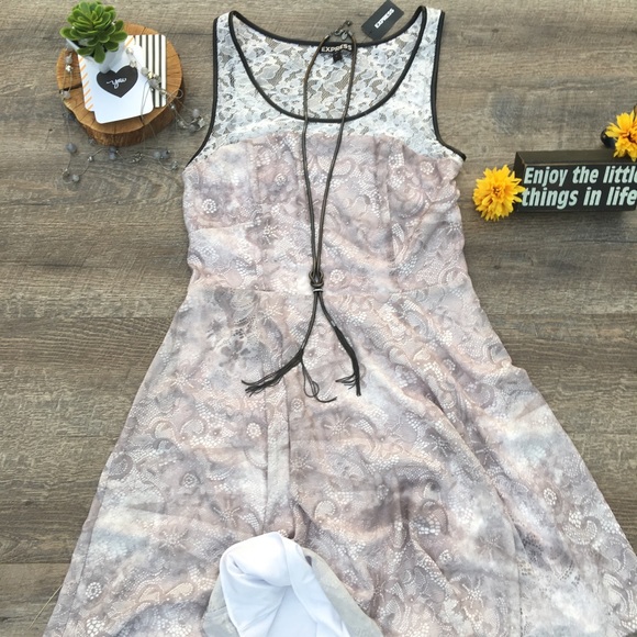 EXPRESS LIGHT MAUVE LACE PRINT MIDI DRESS - Picture 3 of 8